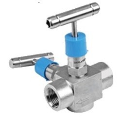 Two-valve, three-way manifold